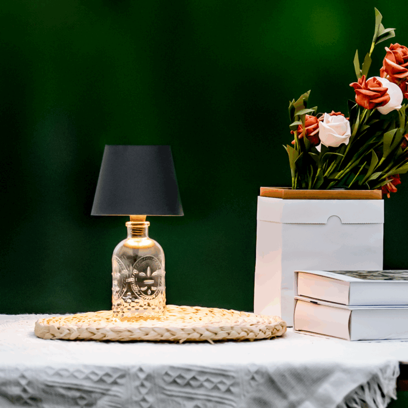 Candeeiro LED de Garrafa Recarregável – Lâmpada de Mesa Portátil com Sensor Touch, 3 Intensidades de Luz, Mudança de Cor, Autonomia até 13h, Compatível com Gargalos até 3 cm
