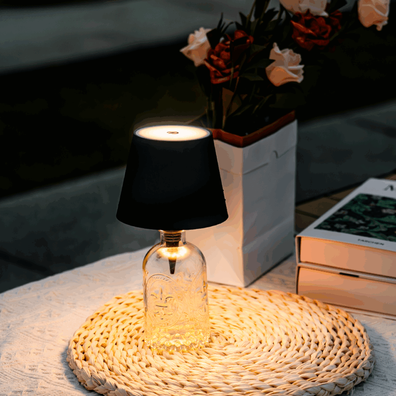 Candeeiro LED de Garrafa Recarregável – Lâmpada de Mesa Portátil com Sensor Touch, 3 Intensidades de Luz, Mudança de Cor, Autonomia até 13h, Compatível com Gargalos até 3 cm