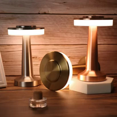Candeeiro LED de Mesa Recarregável USB – Lâmpada Touch com 3 Intensidades de Luz, Mudança de Cor, Autonomia até 5h, Base Antiderrapante e Design Moderno