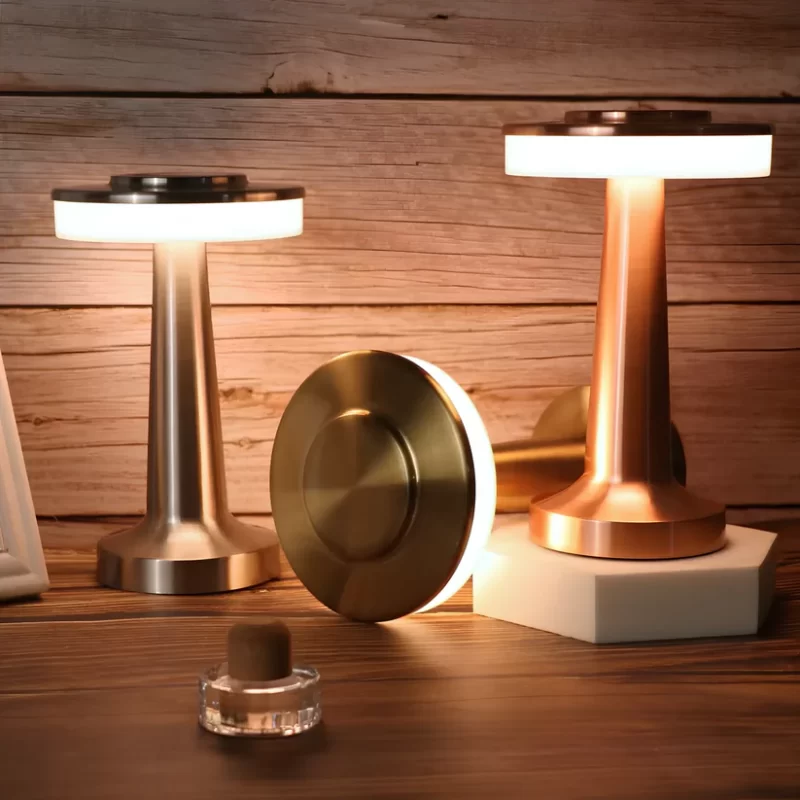 Candeeiro LED de Mesa Recarregável USB – Lâmpada Touch com 3 Intensidades de Luz, Mudança de Cor, Autonomia até 5h, Base Antiderrapante e Design Moderno