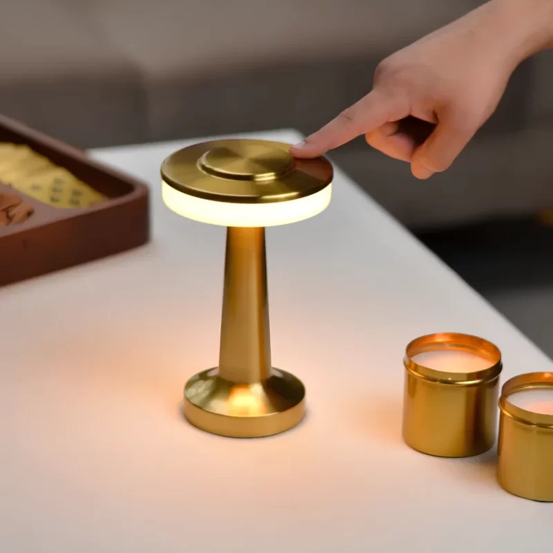 Candeeiro LED de Mesa Recarregável USB – Lâmpada Touch com 3 Intensidades de Luz, Mudança de Cor, Autonomia até 5h, Base Antiderrapante e Design Moderno