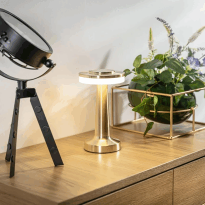 Candeeiro LED de Mesa Recarregável USB – Lâmpada Touch com 3 Intensidades de Luz, Mudança de Cor, Autonomia até 5h, Base Antiderrapante e Design Moderno